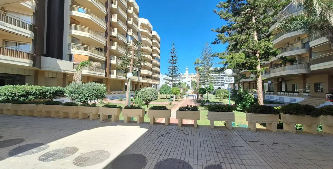 Sale of middle floor apartment in Fuengirola 20