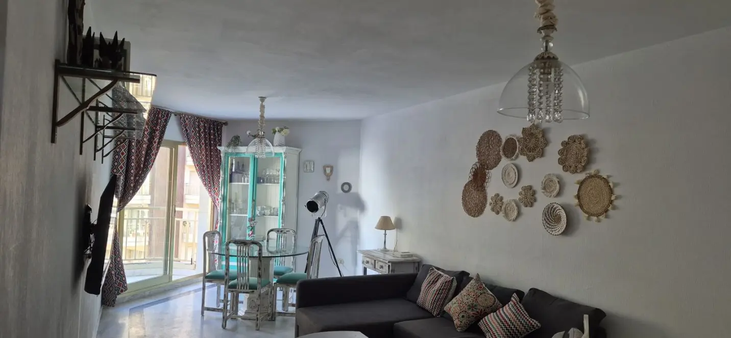 Sale of middle floor apartment in Fuengirola 2