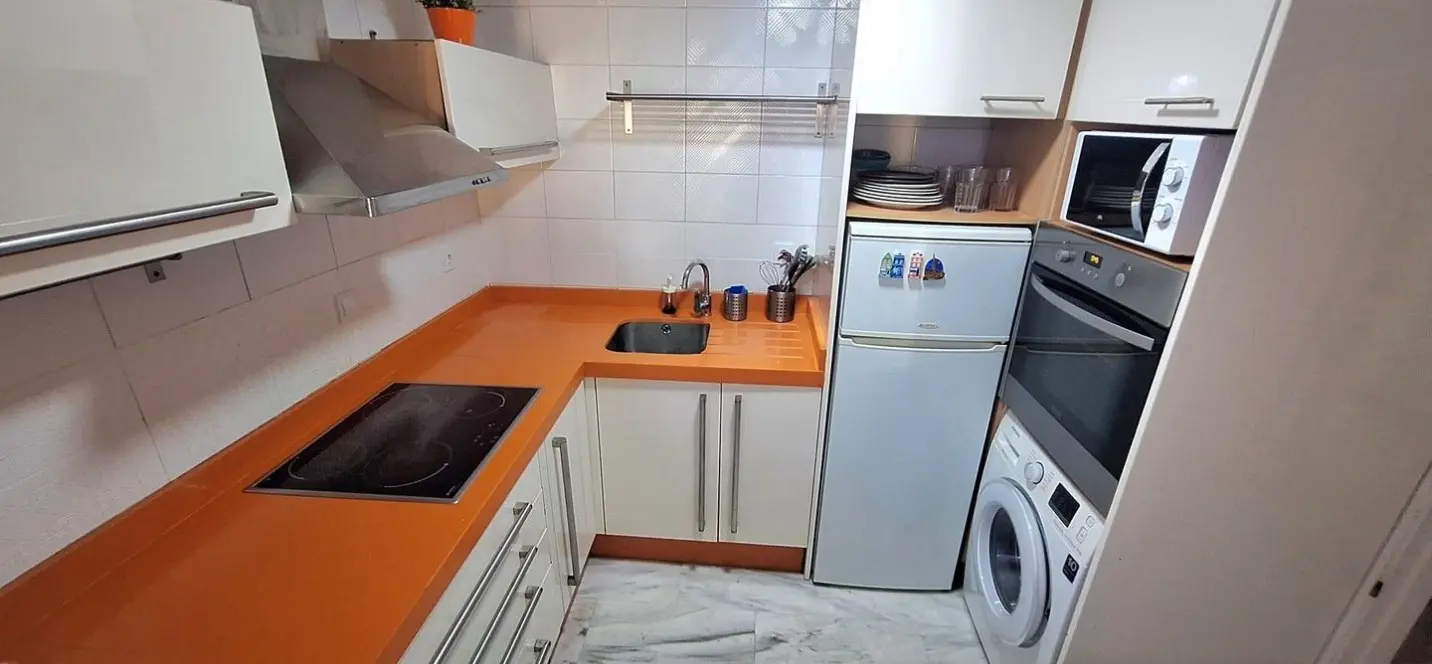 Sale of middle floor apartment in Fuengirola 4