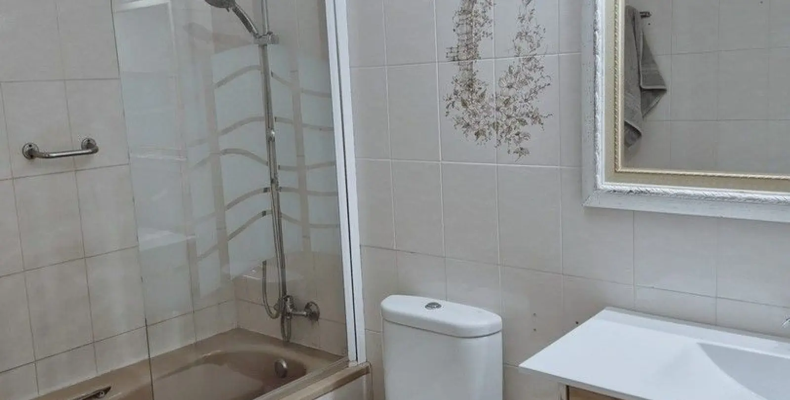 Sale of middle floor apartment in Fuengirola 15