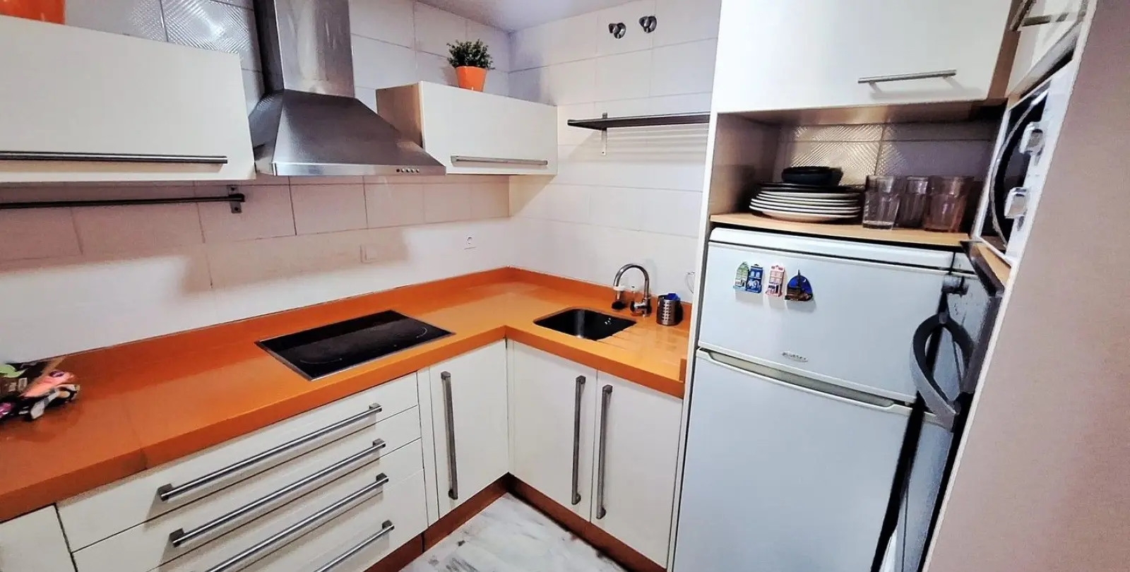 Sale of middle floor apartment in Fuengirola 16