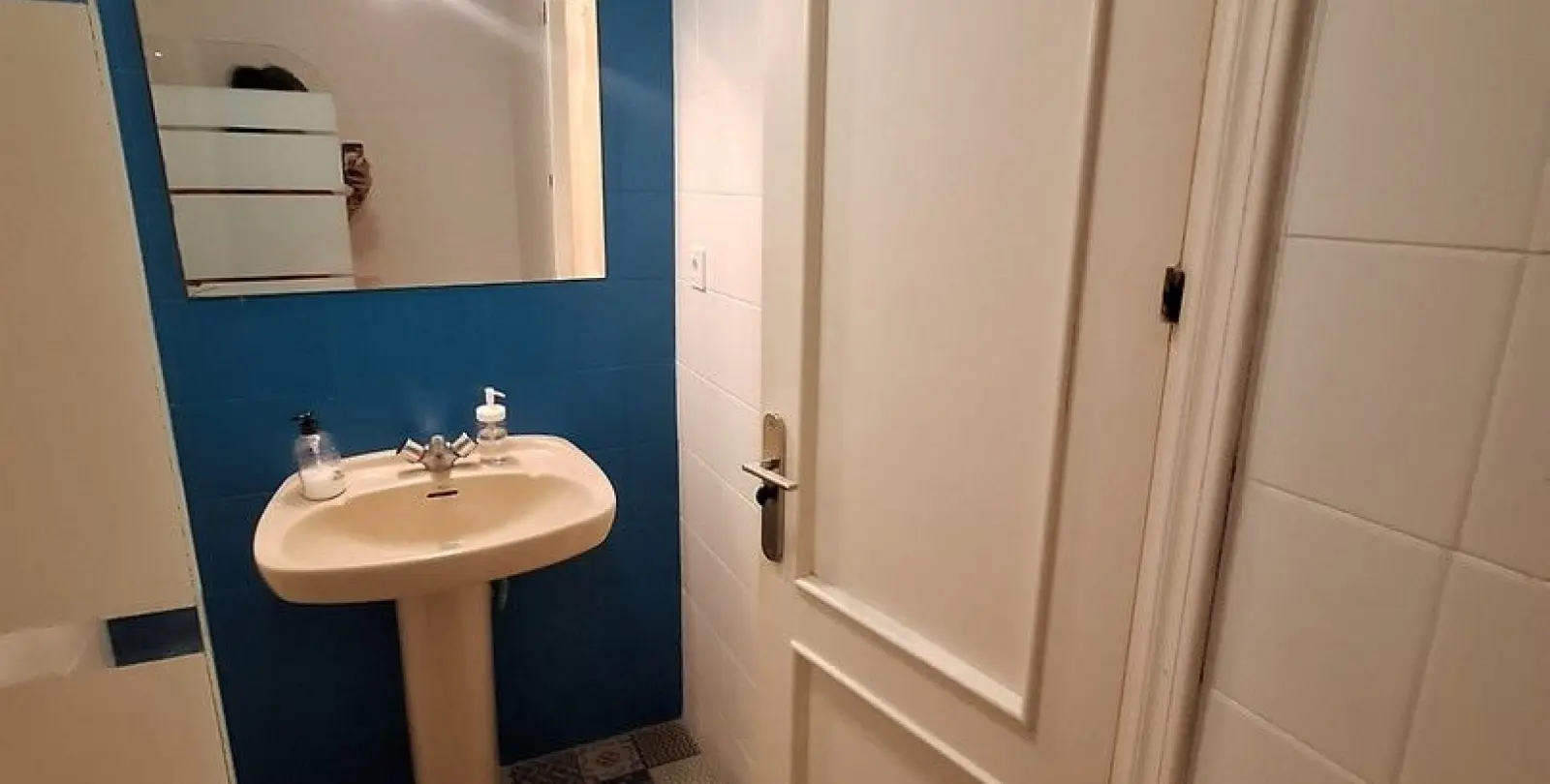 Sale of middle floor apartment in Fuengirola 21