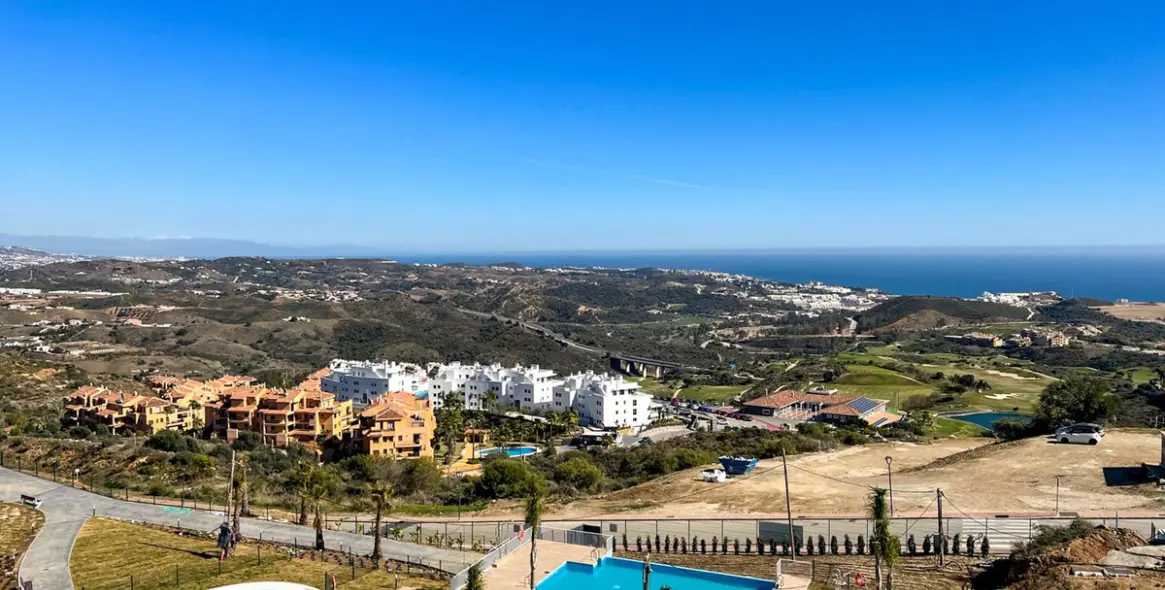 Sale of middle floor apartment in Calanova Golf 1