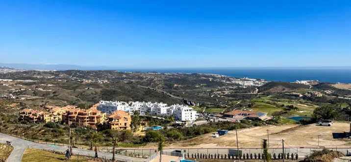 Sale of middle floor apartment in Calanova Golf 0