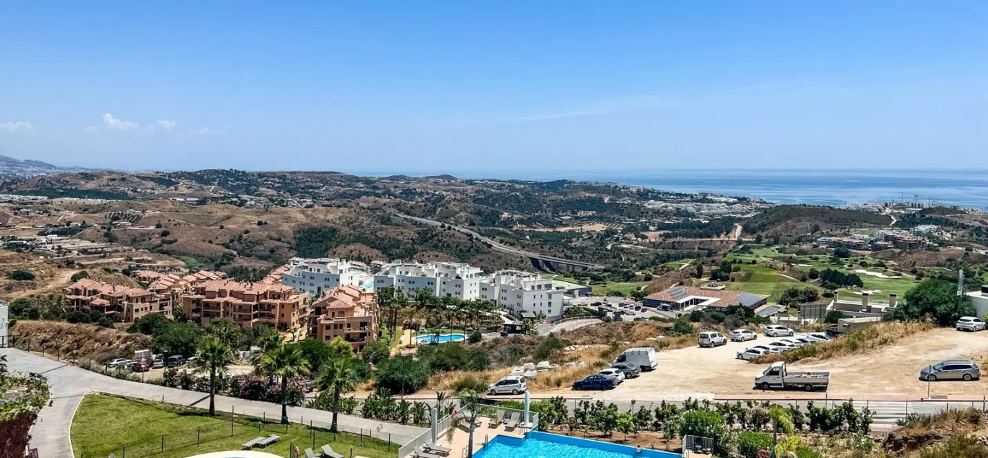 Sale of middle floor apartment in Calanova Golf 0