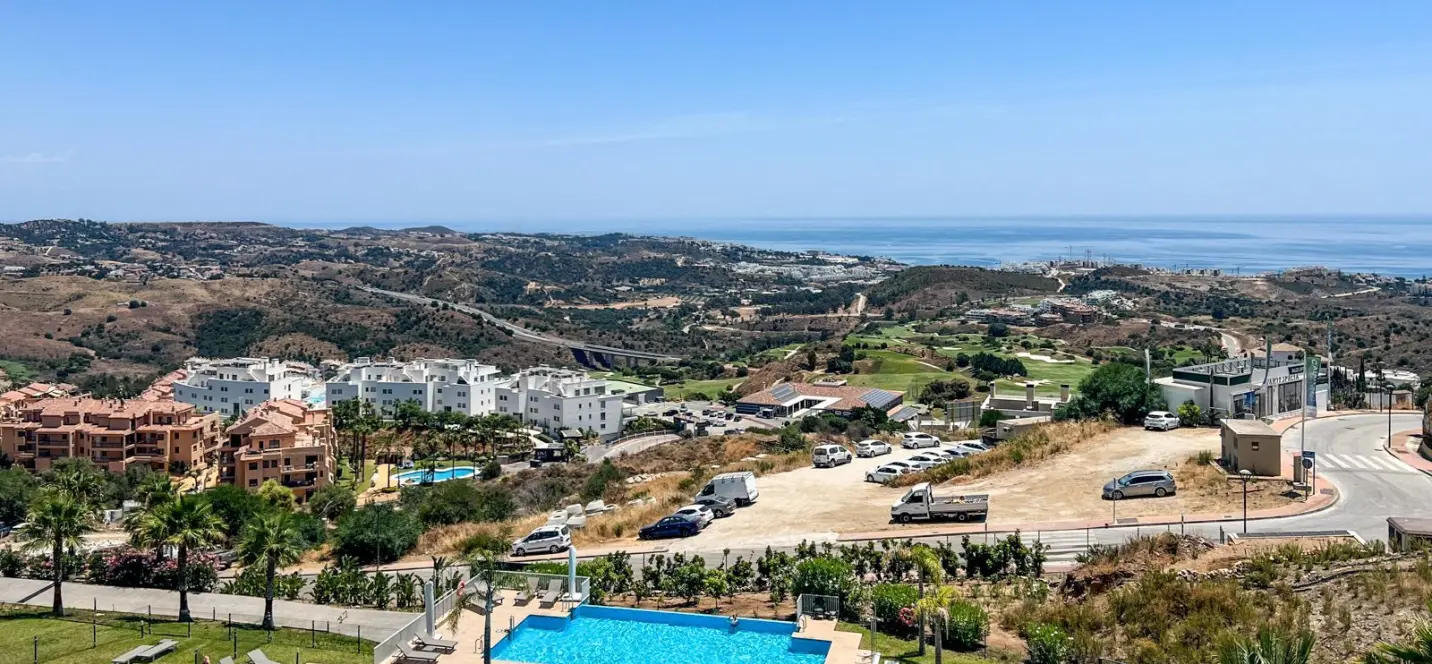Sale of middle floor apartment in Calanova Golf 1