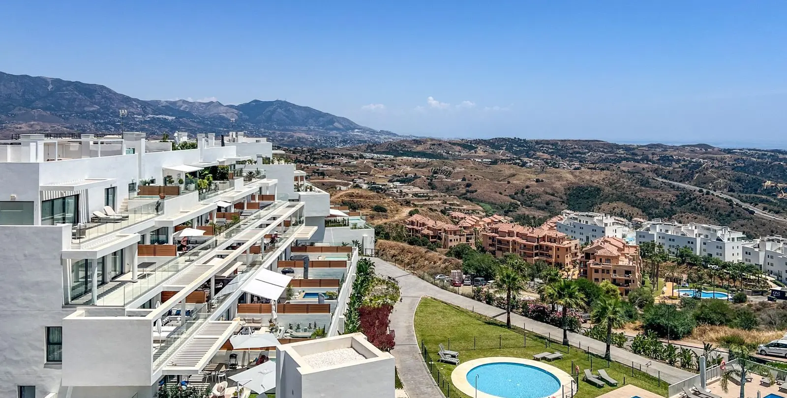 Продажа апартаментов на среднем этаже в Calanova Golf 3