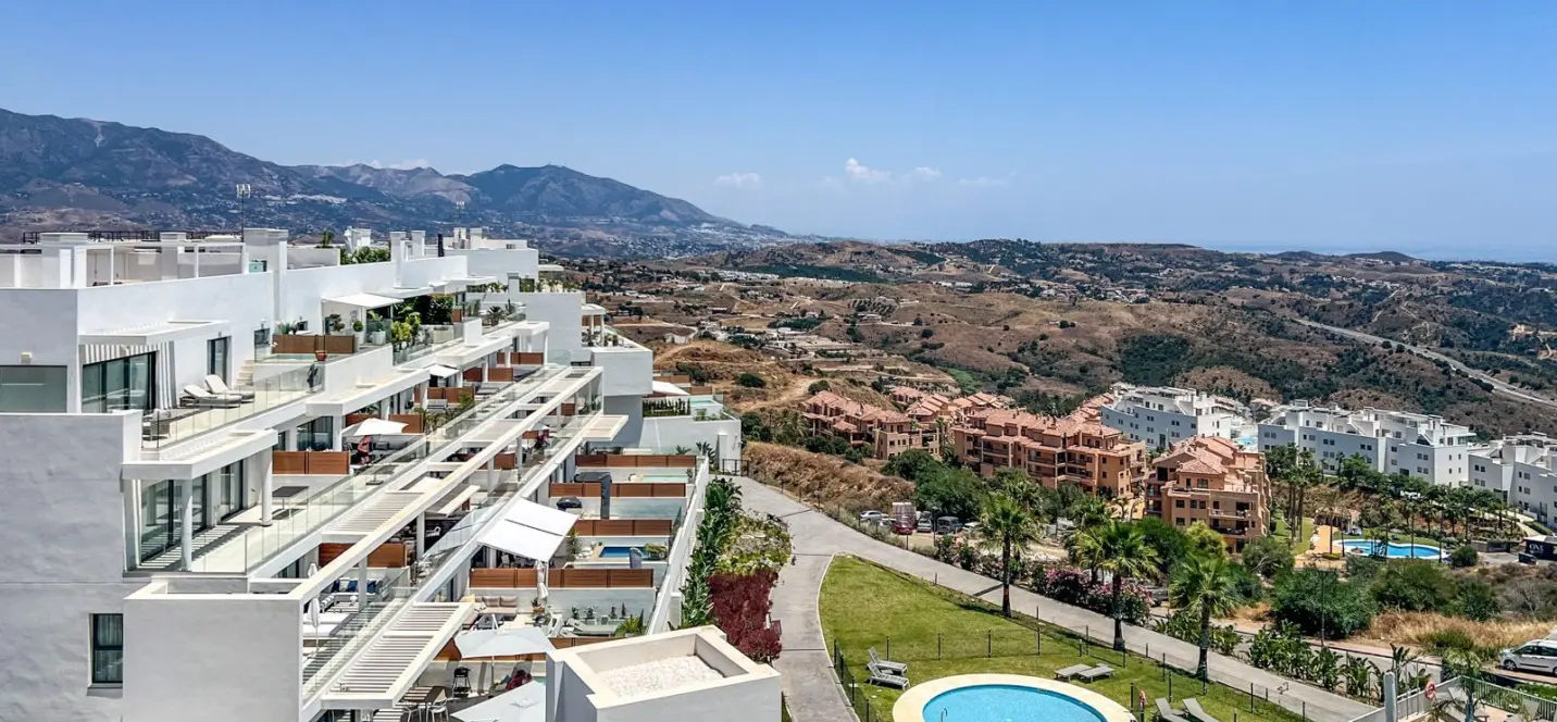 Sale of middle floor apartment in Calanova Golf 2