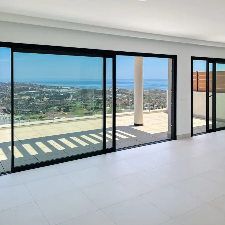Sale of middle floor apartment in Calanova Golf