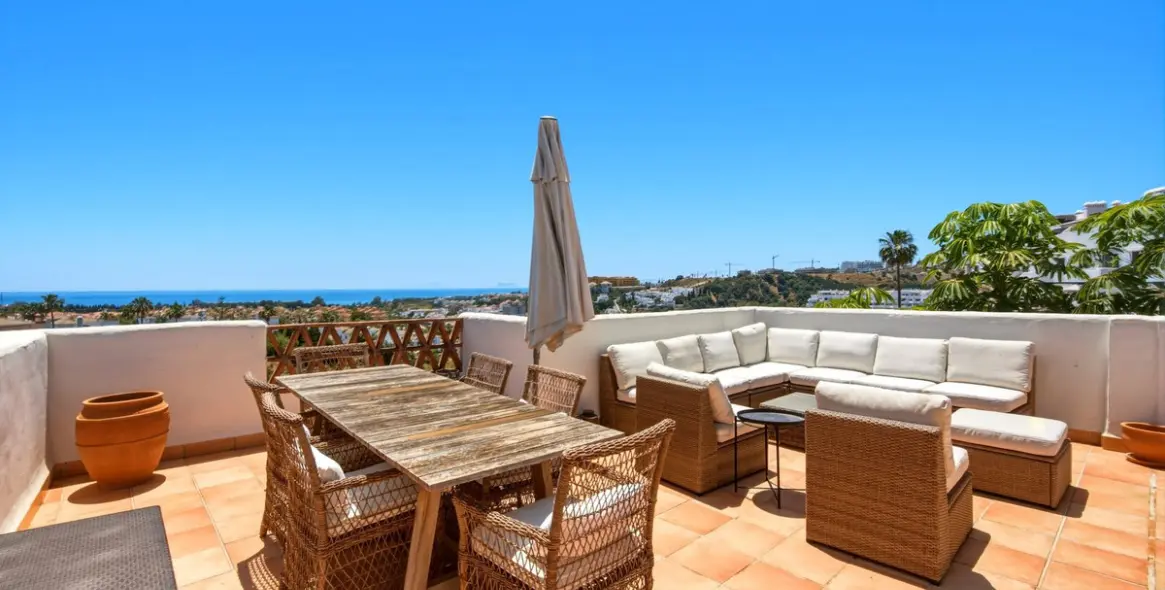 Sale of townhouse in Estepona 1