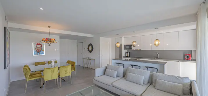 Sale of middle floor apartment in La Cala 2