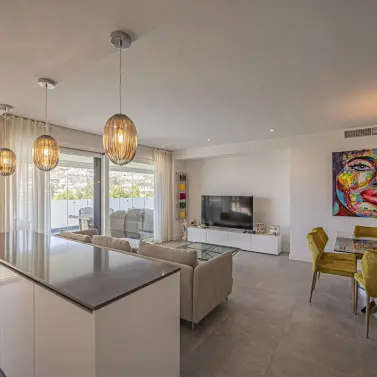 Sale of middle floor apartment in La Cala