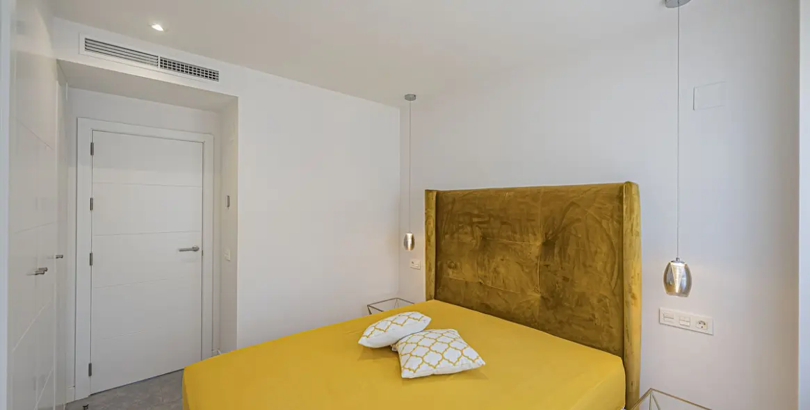 Sale of middle floor apartment in La Cala de Mijas 20