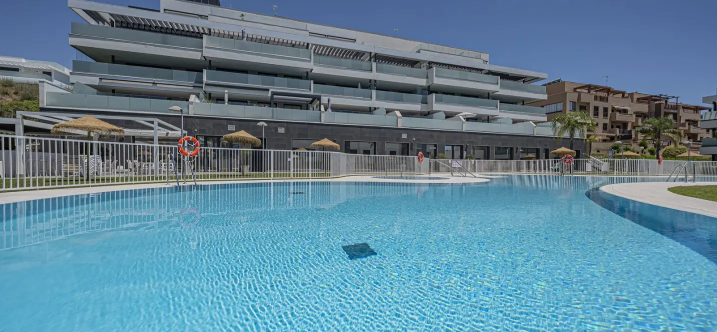 Продажа апартаментов на среднем этаже в La Cala de Mijas 0