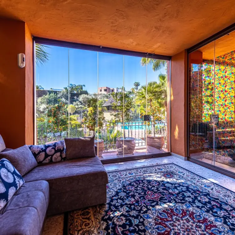 Sale of middle floor apartment in Nueva Andalucía