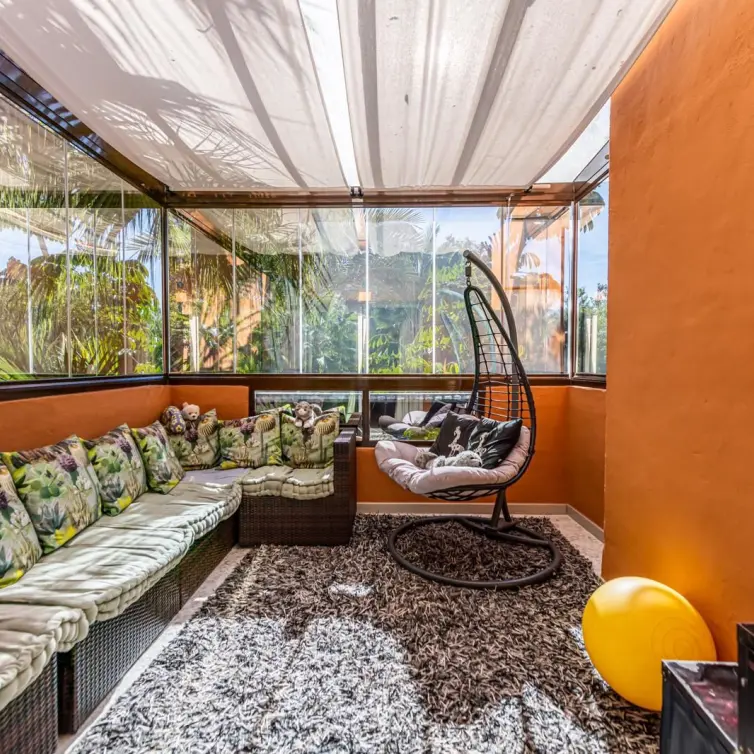 Sale of middle floor apartment in Nueva Andalucía