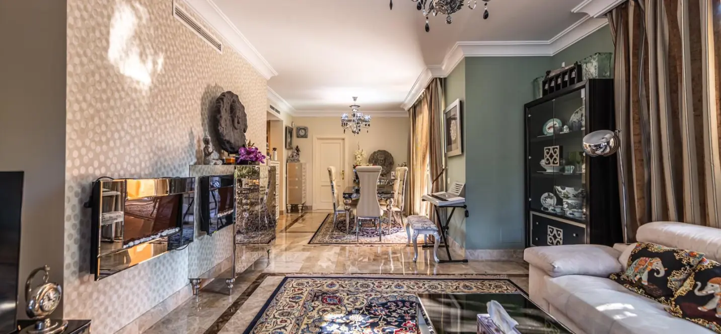Sale of middle floor apartment in Nueva Andalucía 3