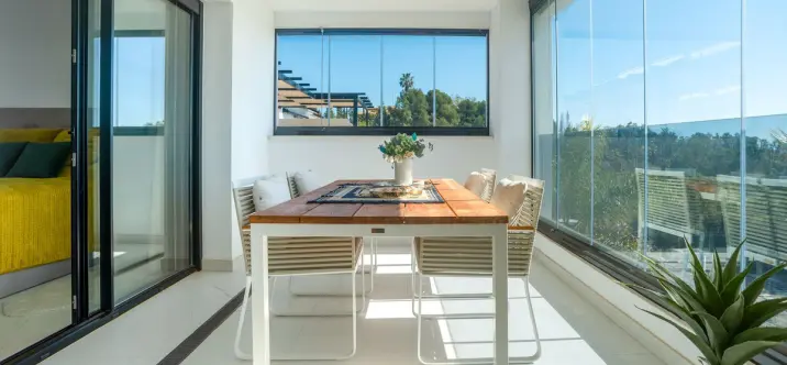 Sale of middle floor apartment in Estepona 3