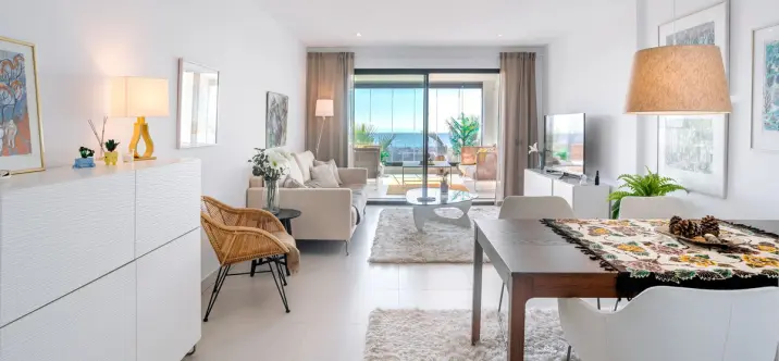 Sale of middle floor apartment in Estepona 4