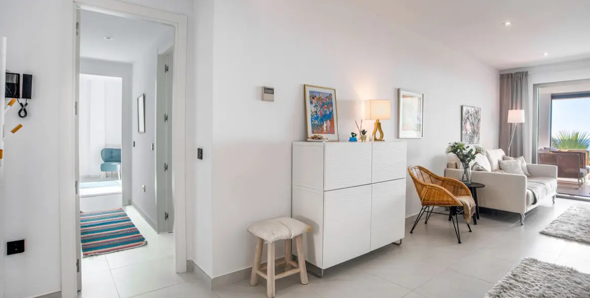 Sale of middle floor apartment in Estepona 9