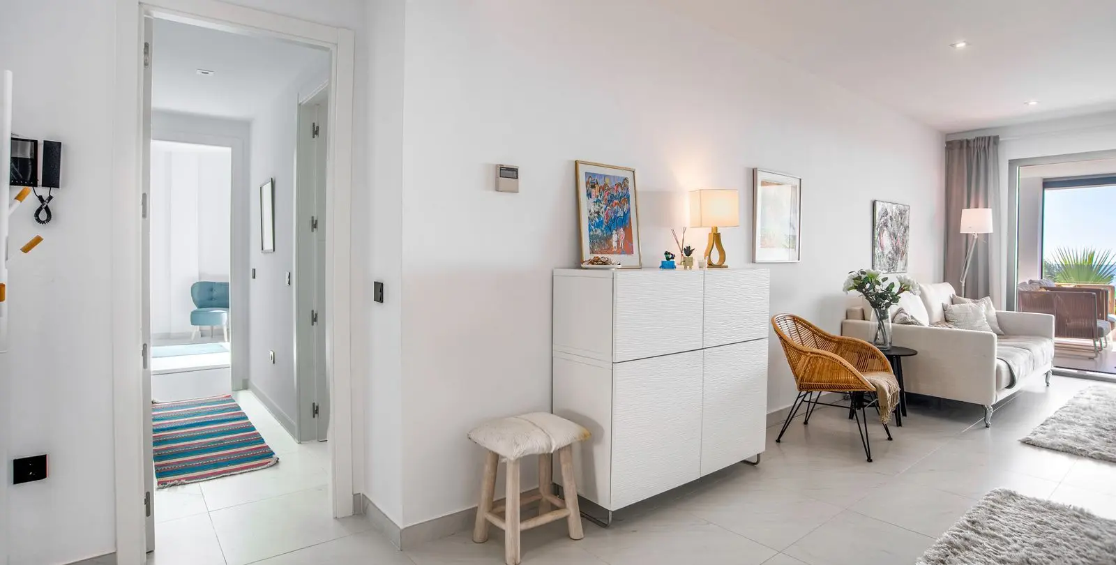 Sale of middle floor apartment in Estepona 9