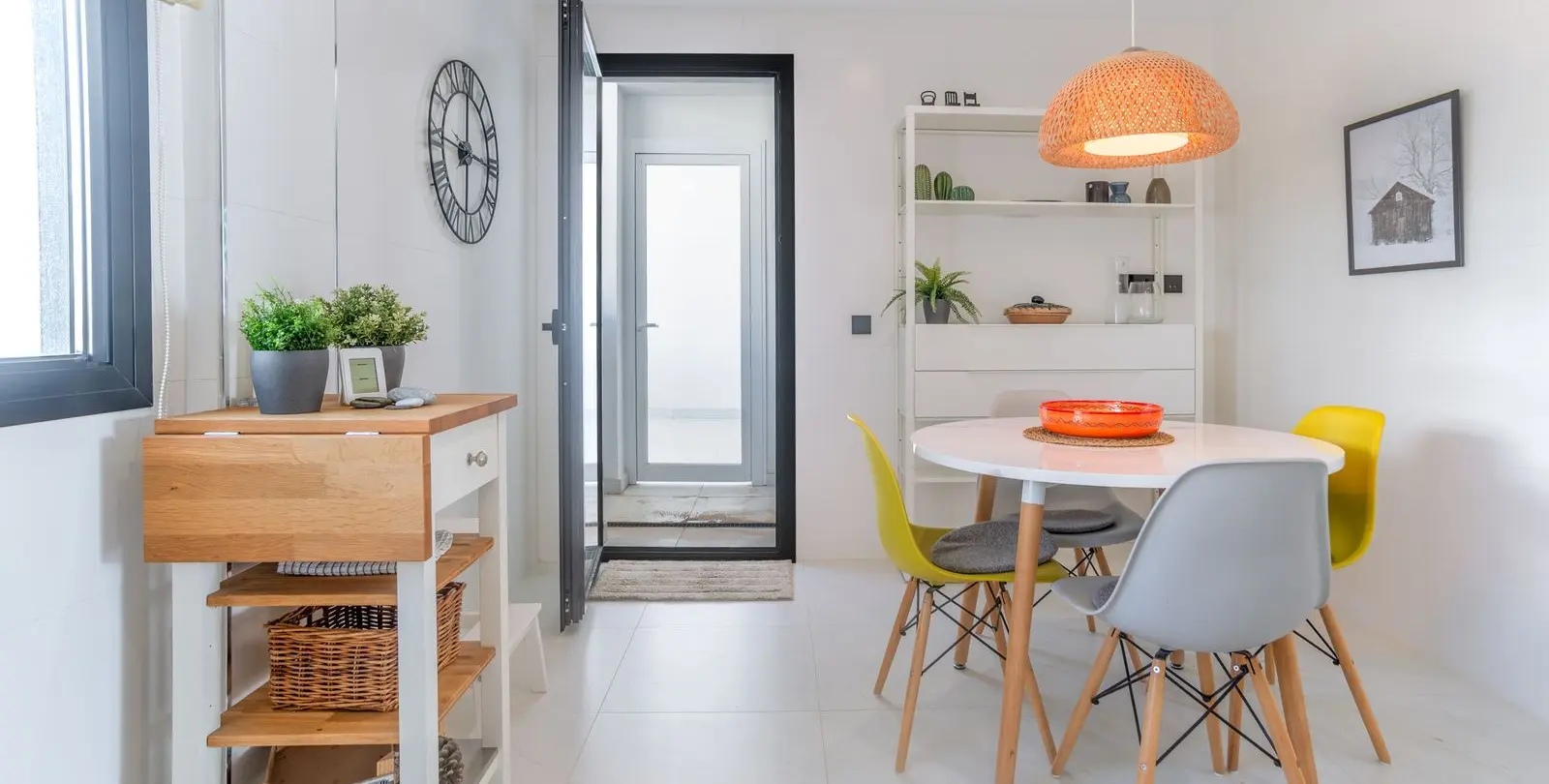Sale of middle floor apartment in Estepona 12
