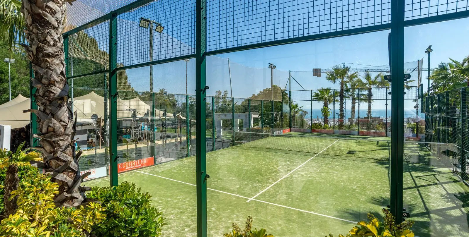Sale of middle floor apartment in Estepona 25