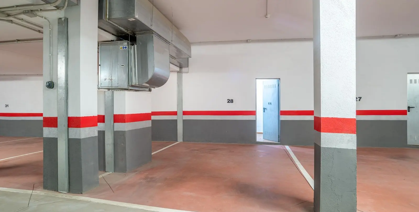 Sale of middle floor apartment in Estepona 28