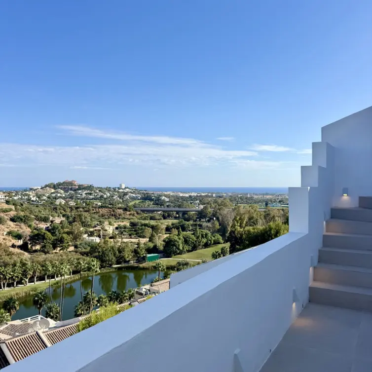 Sale of penthouse in La Quinta
