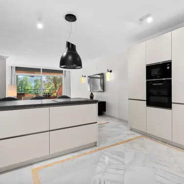 Venta de apartamento en planta media en Nueva Andalucía