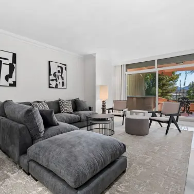 Venta de apartamento en planta media en Nueva Andalucía