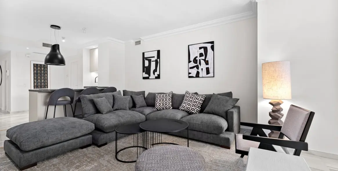 Venta de apartamento en planta media en Nueva Andalucía 8