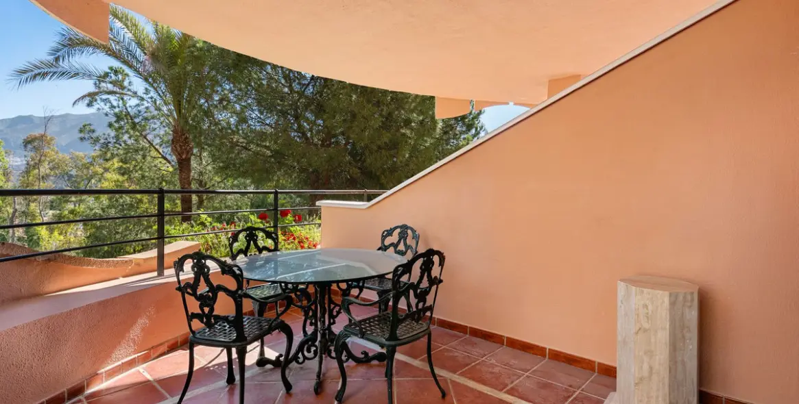 Venta de apartamento en planta media en Nueva Andalucía 22
