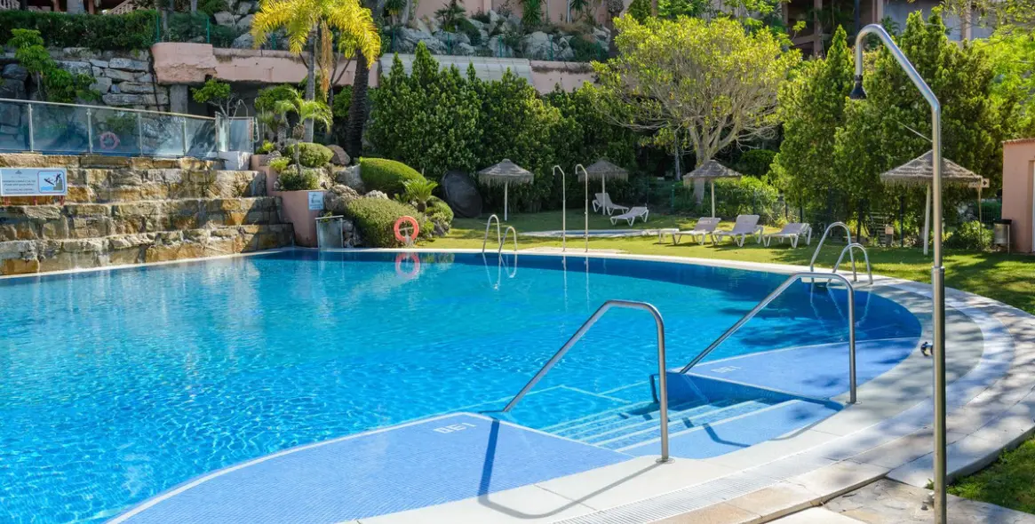 Venta de apartamento en planta media en Nueva Andalucía 32