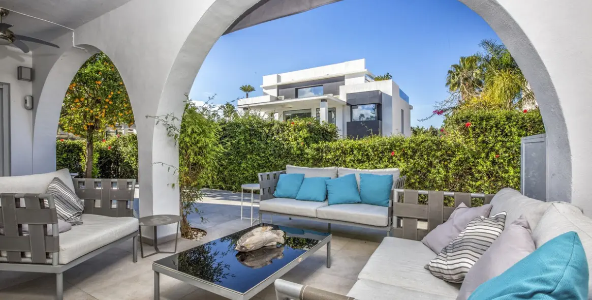 Venta de casa pareada en Nueva Andalucía 2