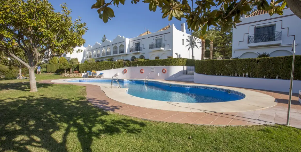 Venta de casa pareada en Nueva Andalucía 4
