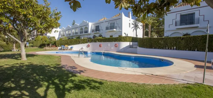 Venta de casa pareada en Nueva Andalucía 3