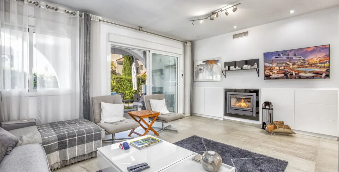 Venta de casa pareada en Nueva Andalucía 9