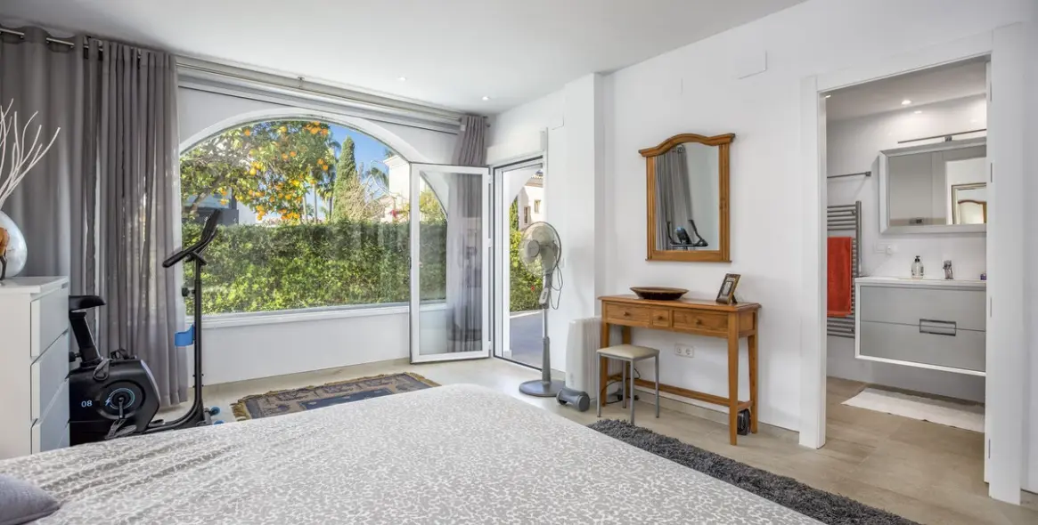 Venta de casa pareada en Nueva Andalucía 20