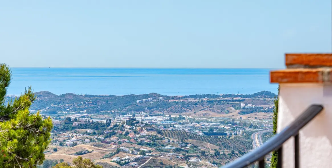 Продажа  отдельно стоящей виллы в Mijas 24