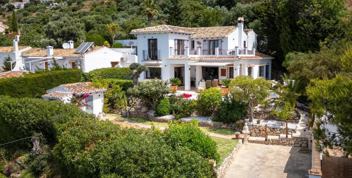 Продажа  отдельно стоящей виллы в Mijas 35