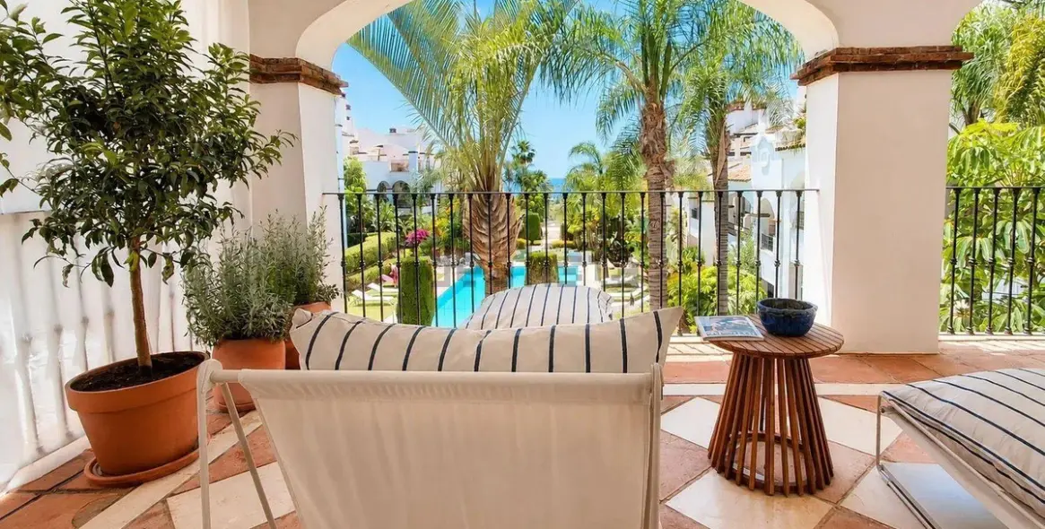 Venta de apartamento en planta baja en Nagüeles 1