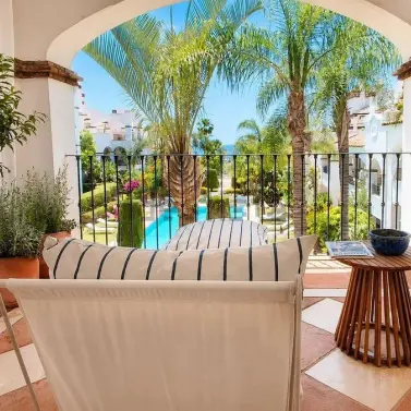 Venta de apartamento en planta baja en Nagüeles