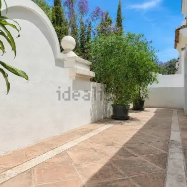 Venta de apartamento en planta baja en Nagüeles
