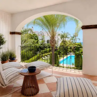 Venta de apartamento en planta baja en Nagüeles
