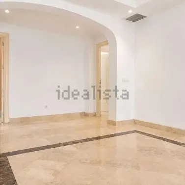 Venta de apartamento en planta baja en Nagüeles