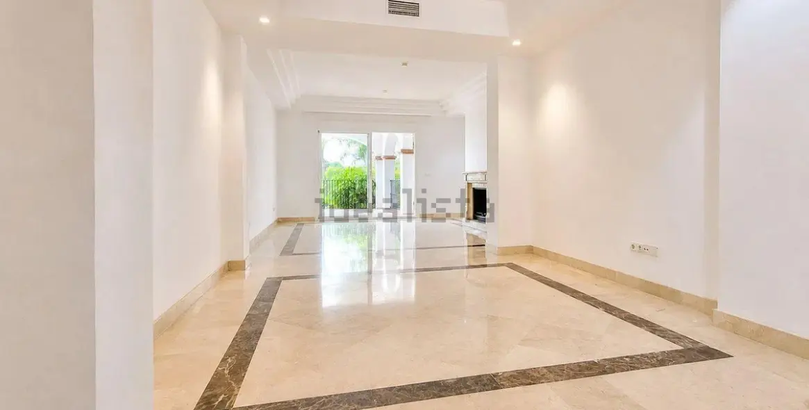 Venta de apartamento en planta baja en Nagüeles 7