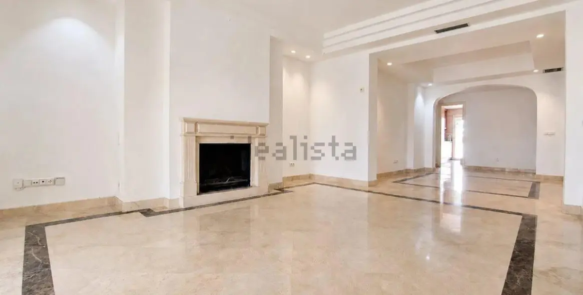 Venta de apartamento en planta baja en Nagüeles 8