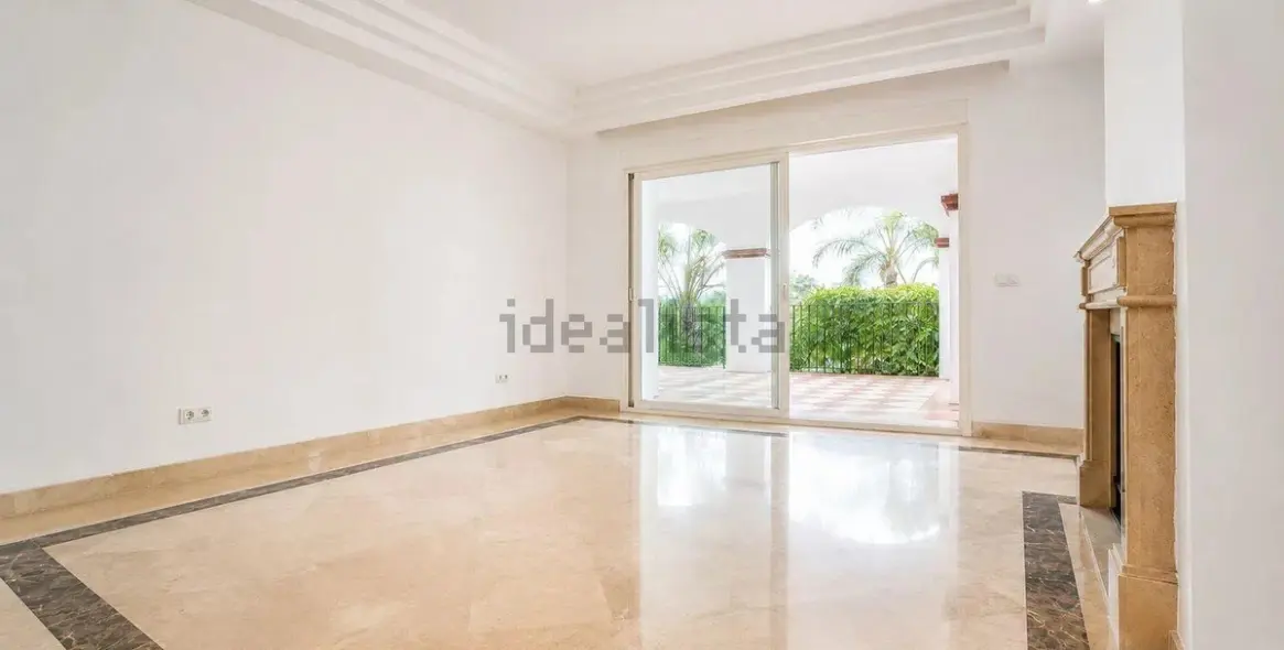 Venta de apartamento en planta baja en Nagüeles 9