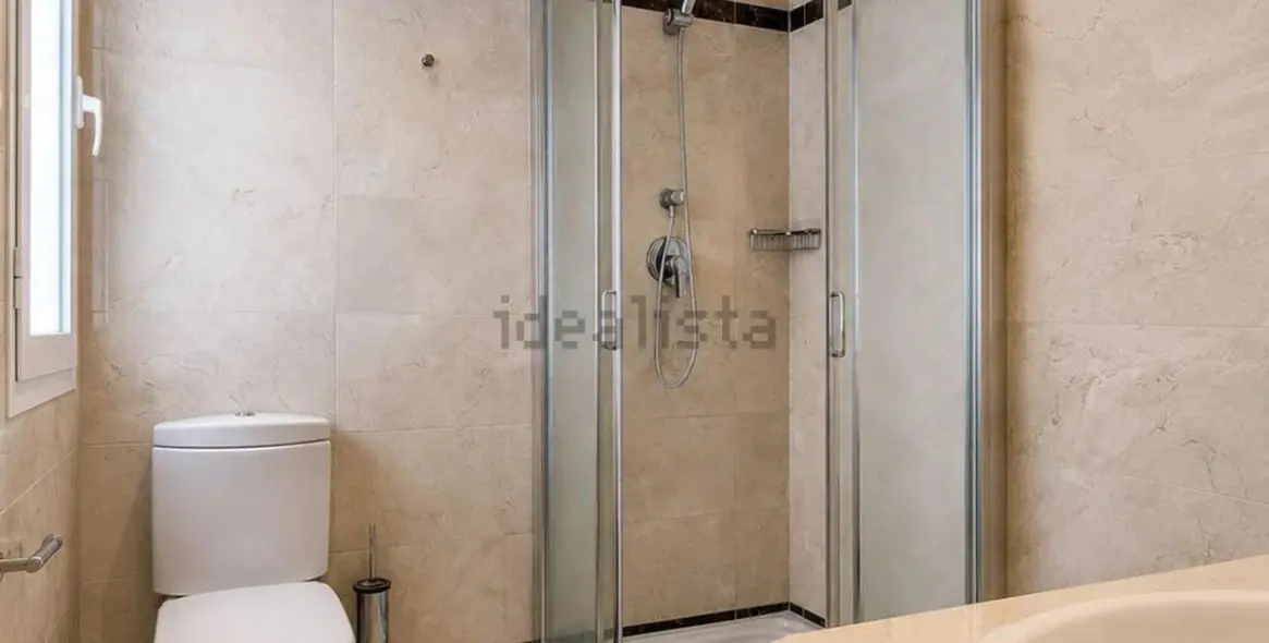 Venta de apartamento en planta baja en Nagüeles 15